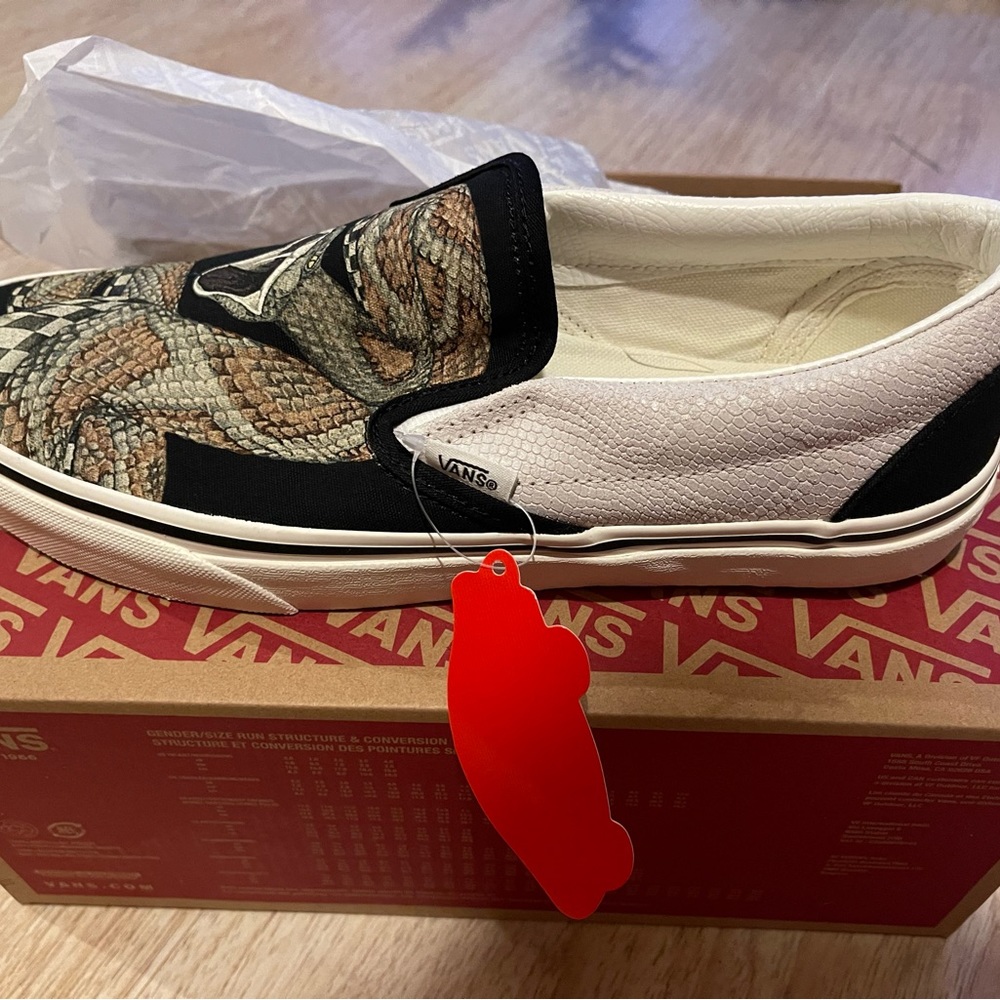 Vans slip on desert snake, men’s size 8.5